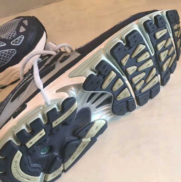 Ladies Brooks ARIEL SNEAKERS S 7 - Picture 6 of 8